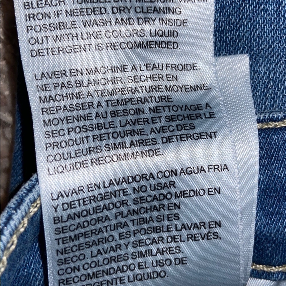 Levi’s 711 Distressed Skinny Jeans - Picture 7 of 11